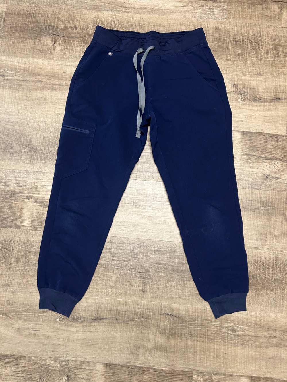 Figs women’s Zamora style Navy jogger style scrub pants
